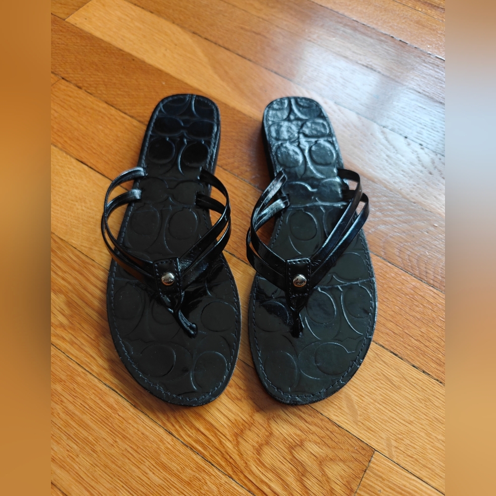 Coach Women's Juney Size 6 Black Patent Leather Flip Flops Sandals Slippers
